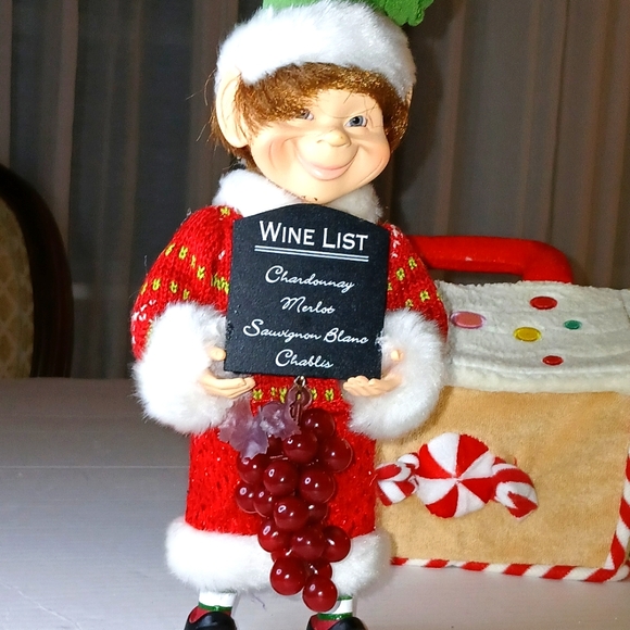 KAREN DIDION COLLECTION "WINE LIST ELF" WITH GRAPES (RETIRED) CHRISTMAS DECOR - Picture 6 of 11